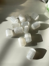 Load image into Gallery viewer, SELENITE